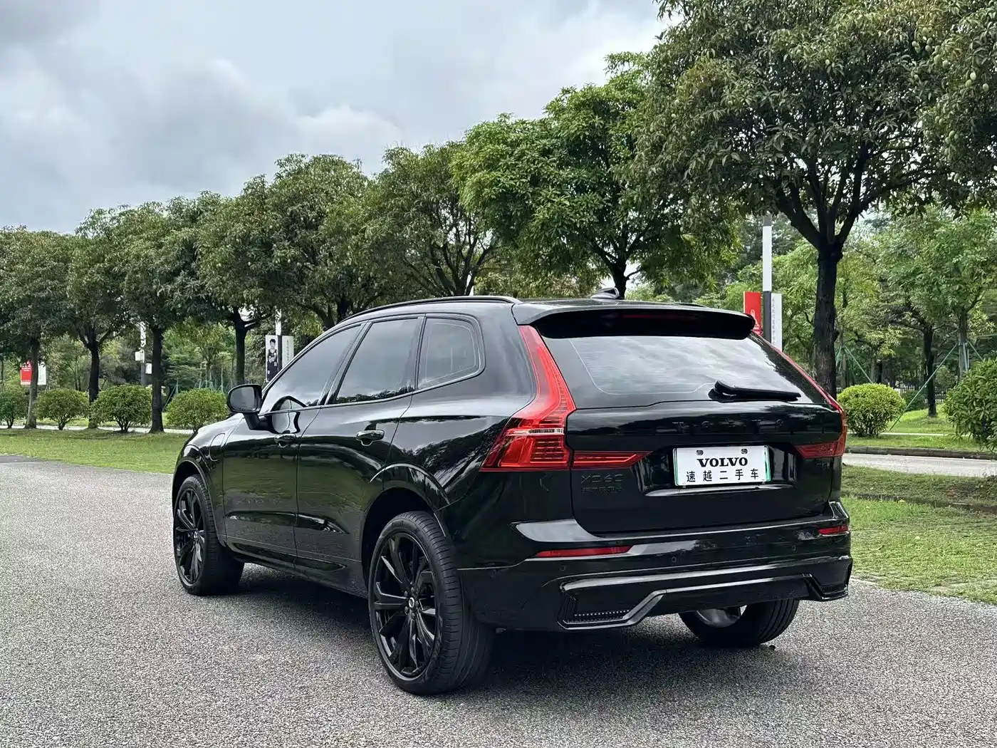 Volvo XC60 Plug-in Hybrid 2025 Plug-in Hybrid Long Range AWD Zhiyuan Polar Night Black Edition фото 12