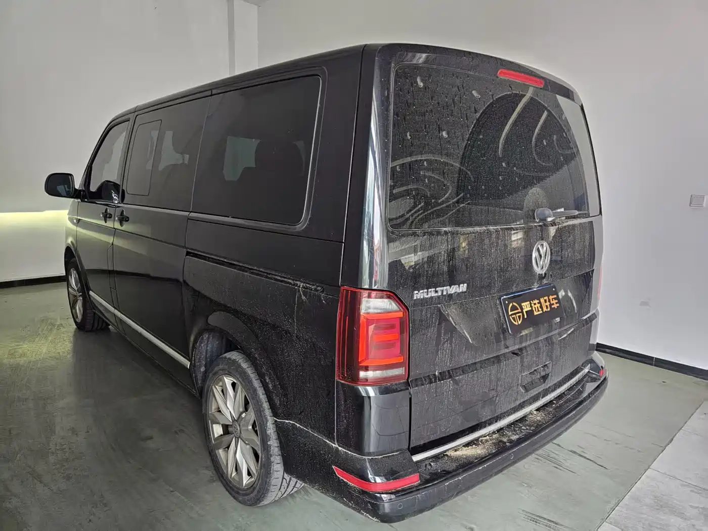 Volkswagen Multivan 2019 2.0TSI 2WD Luxury 7-seater фото 4