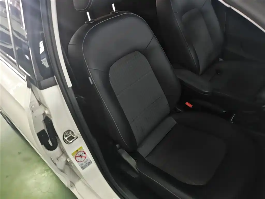 Volkswagen Santana 2016 1.6L Automatic Comfort Edition фото 25