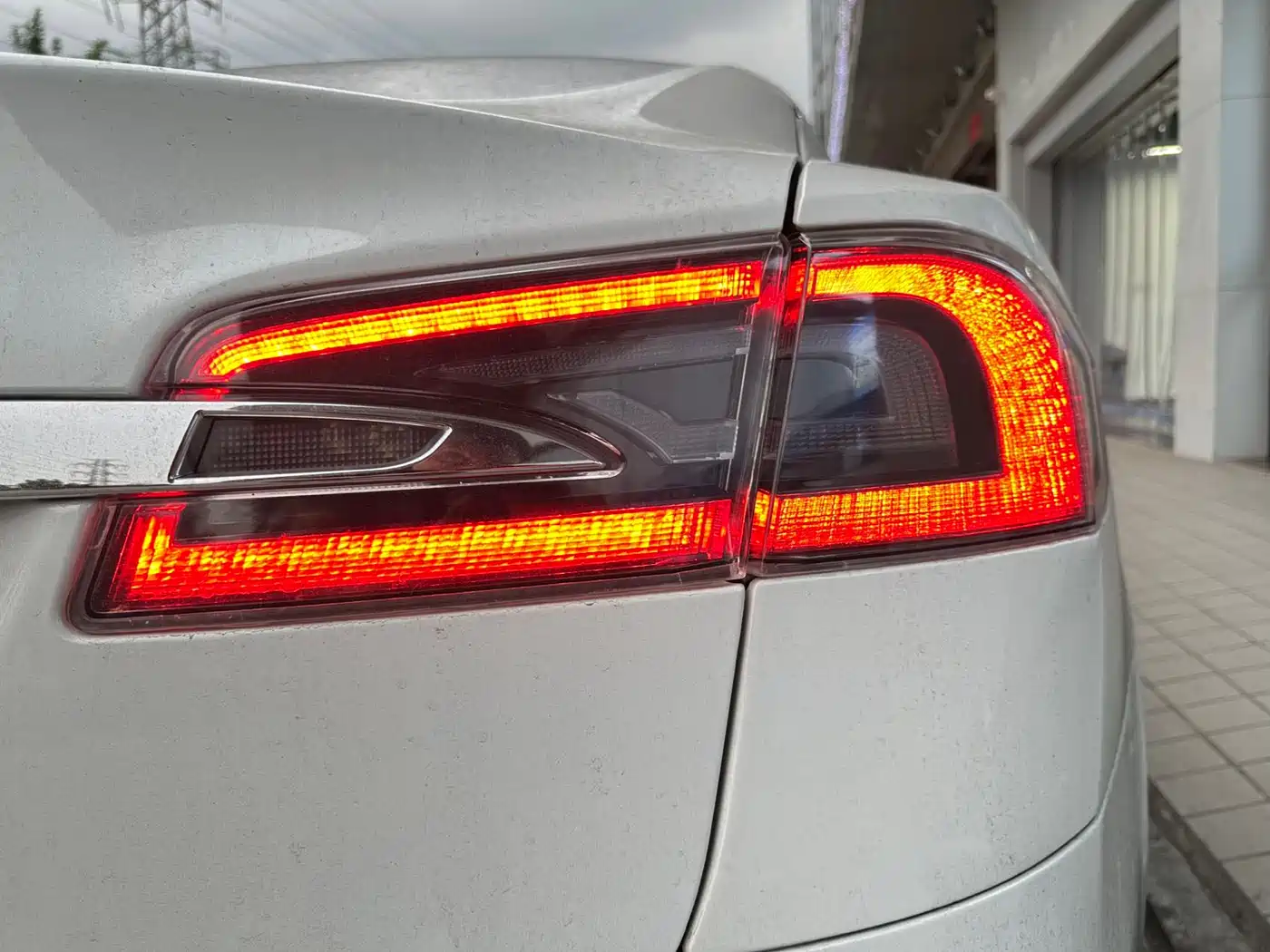 TESLA MODEL S
