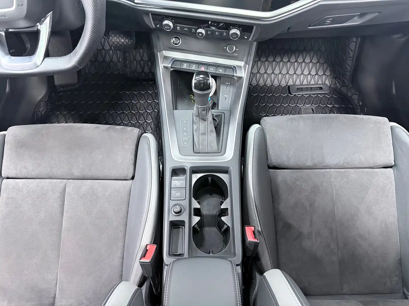 Audi Q3 2022 35 TFSI Fashion Dynamic фото 16