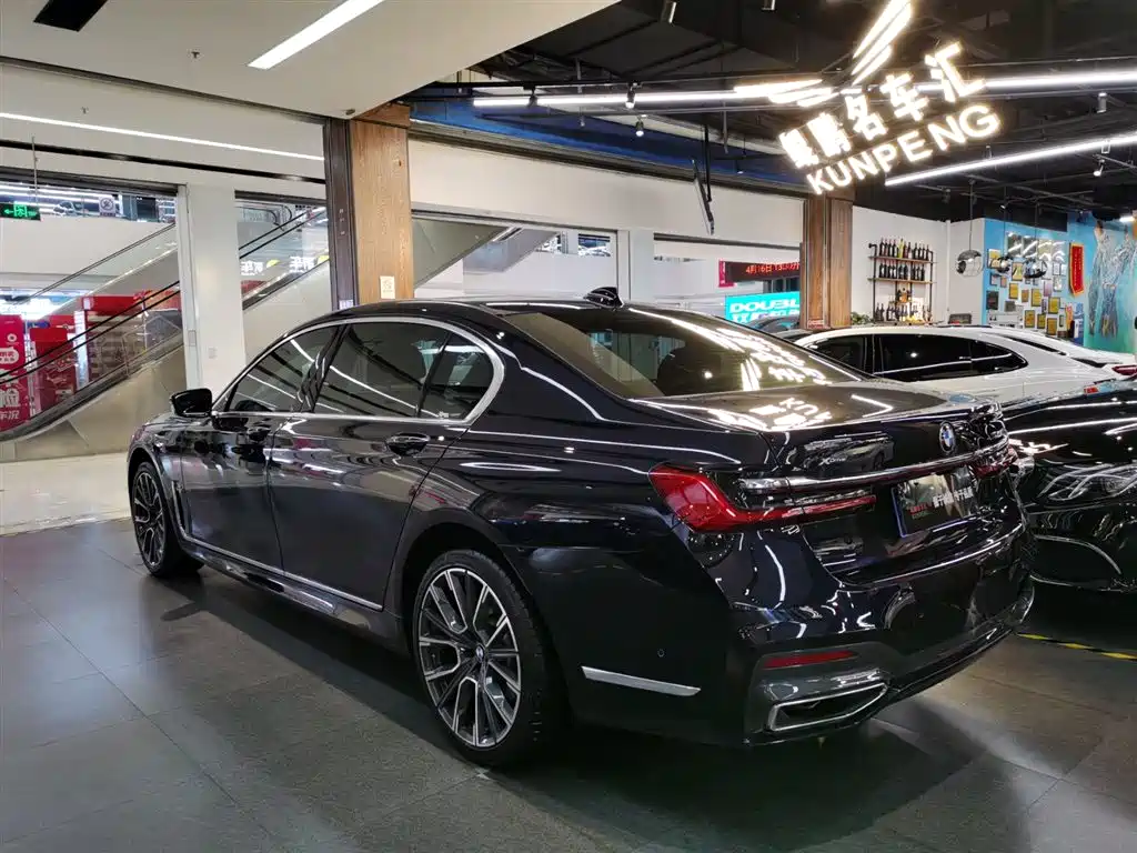 BMW 7 Series 2019 Facelift 740Li Leading M Sport Package фото 3