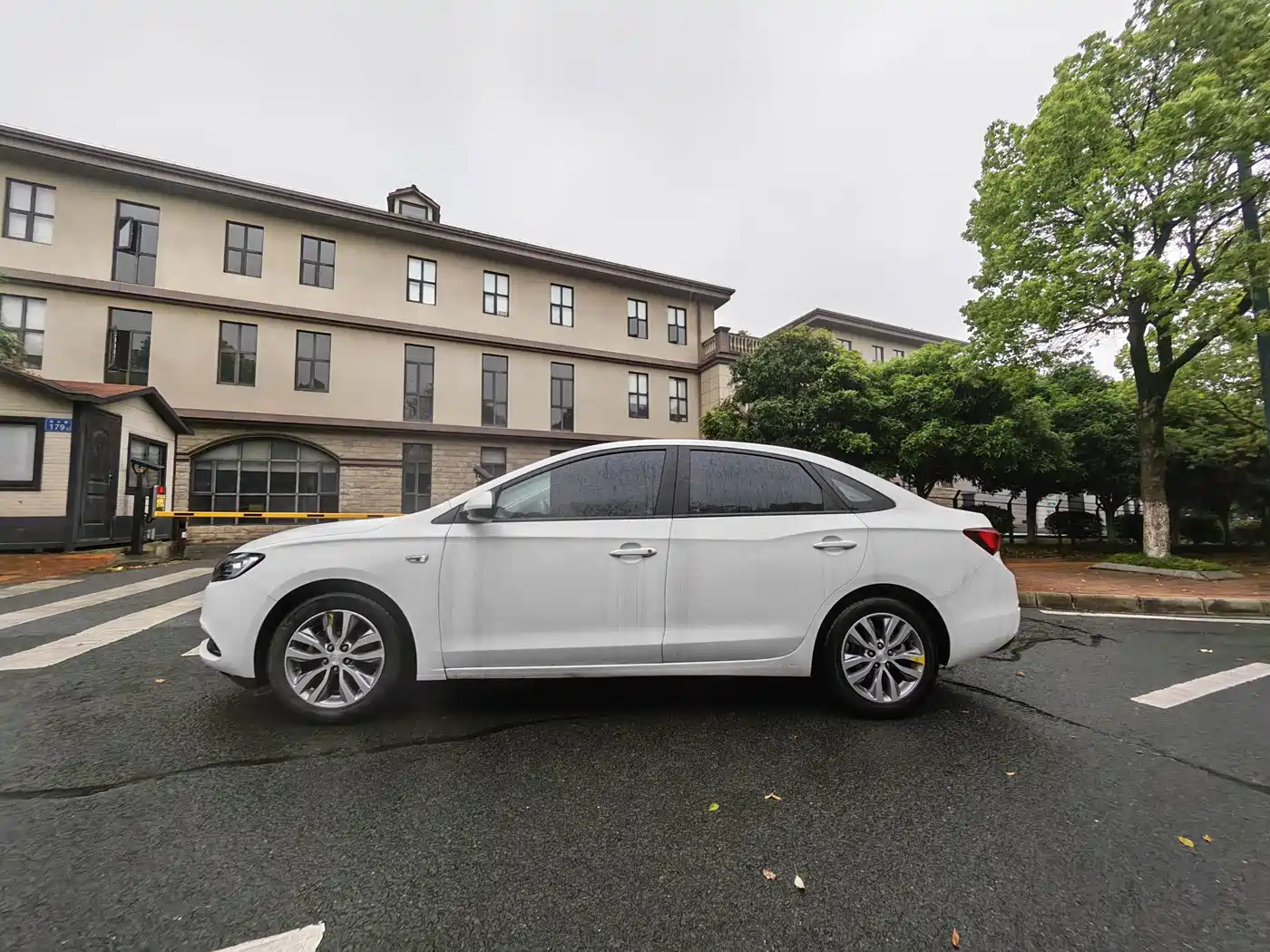 Buick Excelle 2021 1.3T Auto Mild Hybrid Elite фото 4