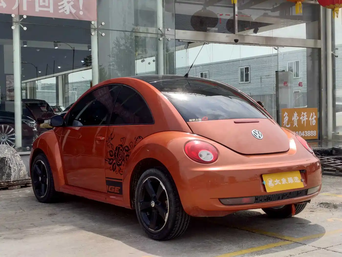 Volkswagen Beetle 2010 Model 2.0 BlackOrange Comfort Edition фото 13