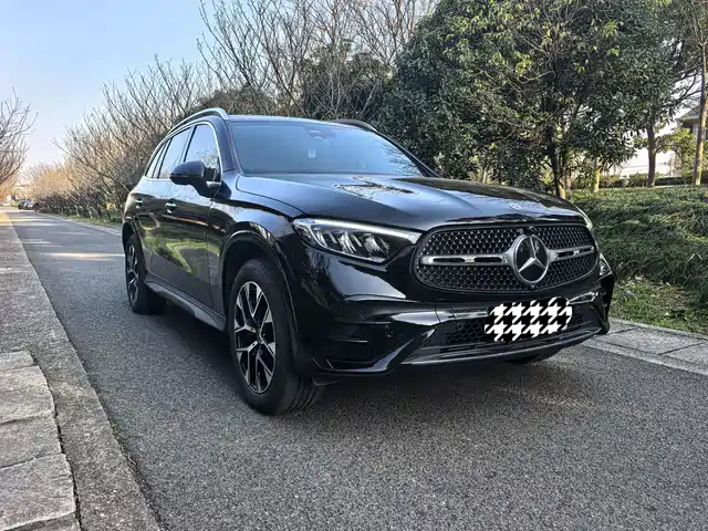 MERCEDES-BENZ GLC