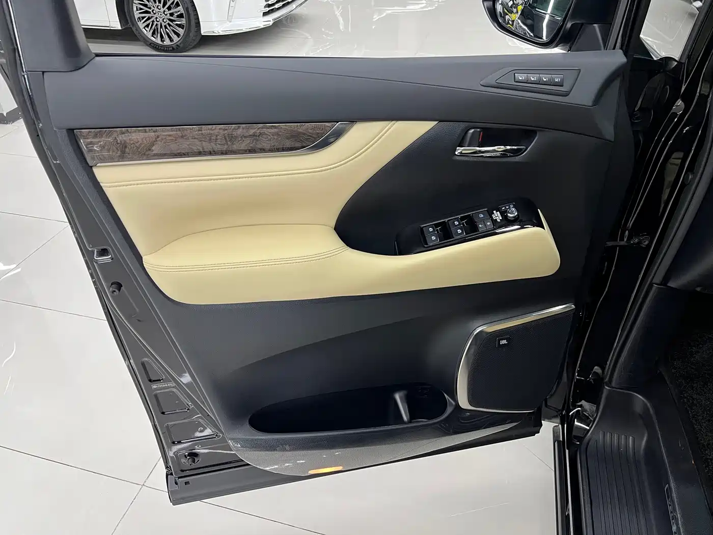 Toyota Vellfire 2021 2021 Crown Hybrid 2.5L HV Premium Edition