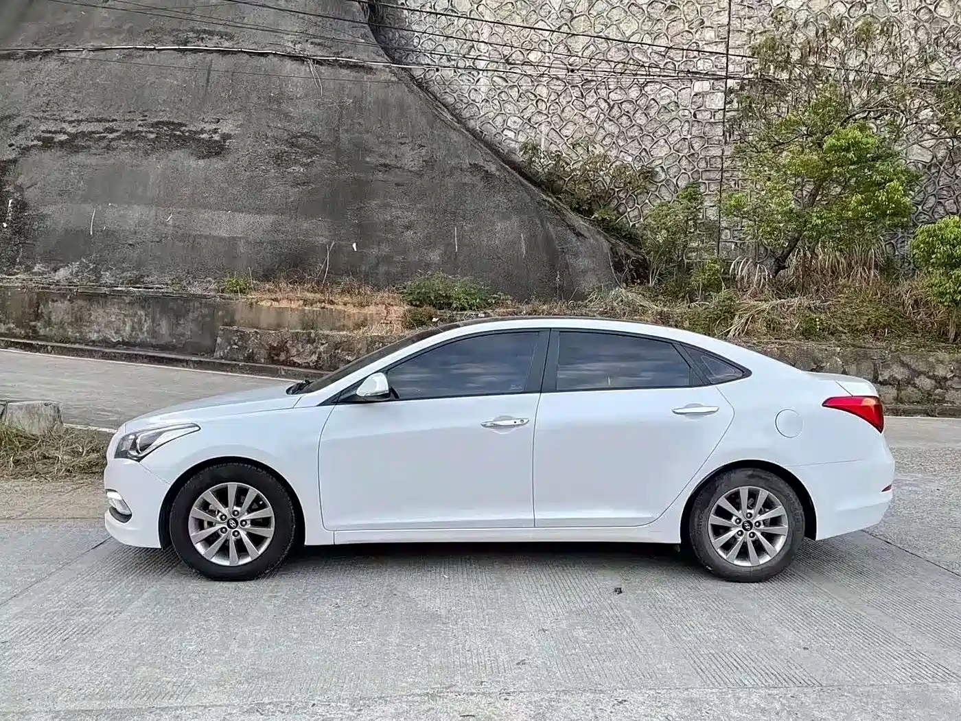 Hyundai Mistra 2014 1.8L Auto Smart GLS фото 5