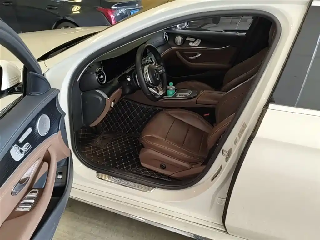 Mercedes-Benz E-Class 2019 E 300 L Sport Luxury фото 16
