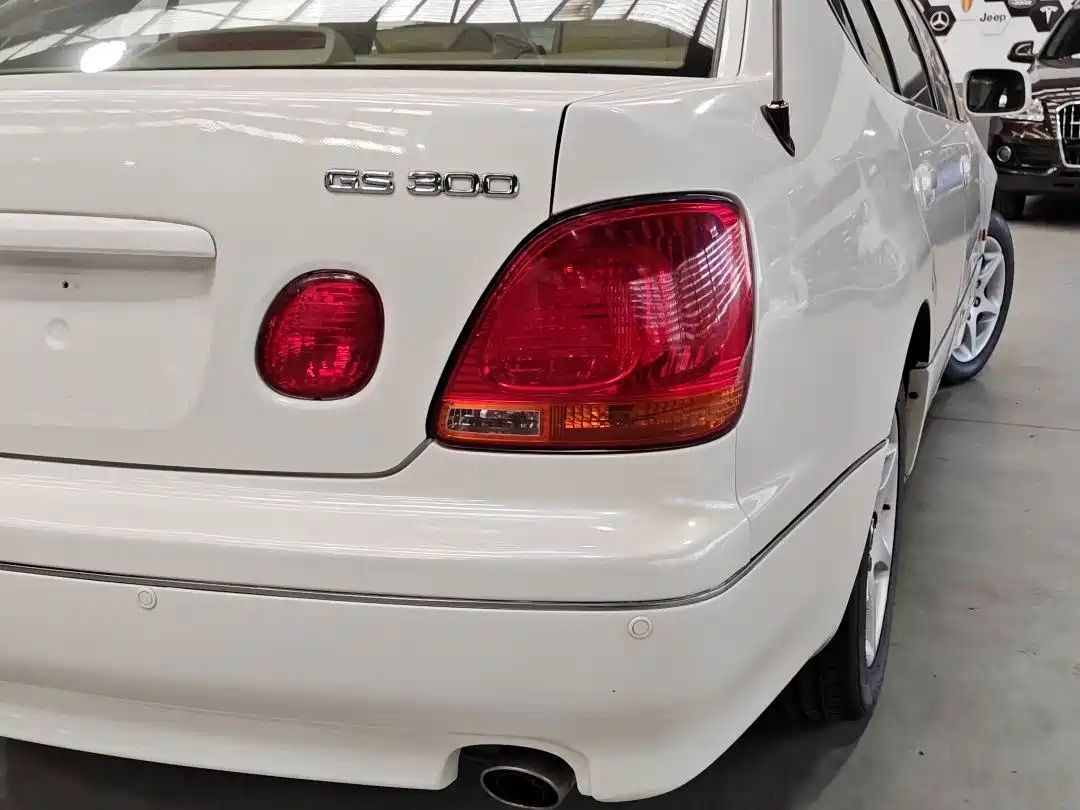 Фото 5 - Lexus GS