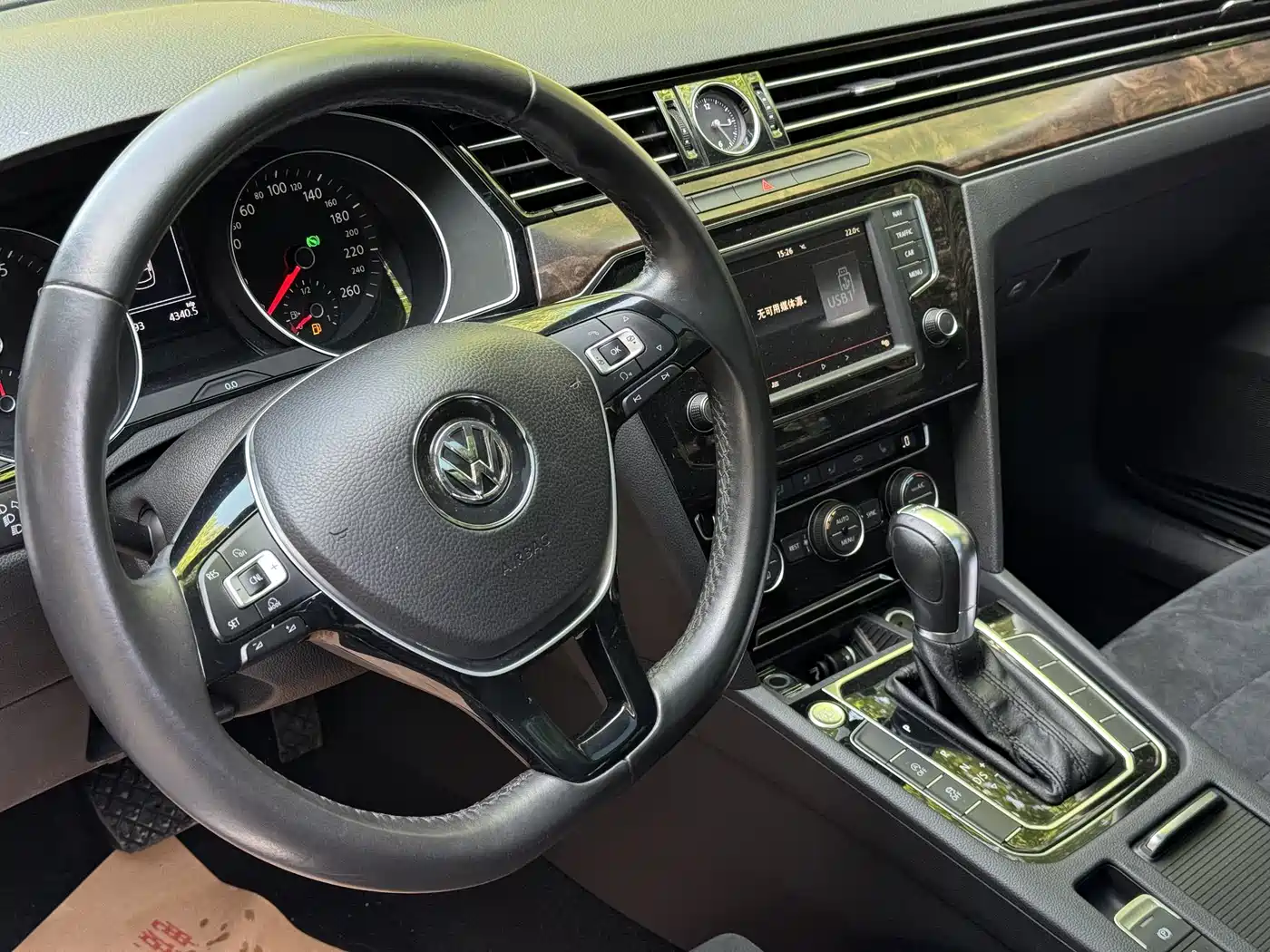 Volkswagen Magotan 2017 380TSI DSG Luxury фото 3