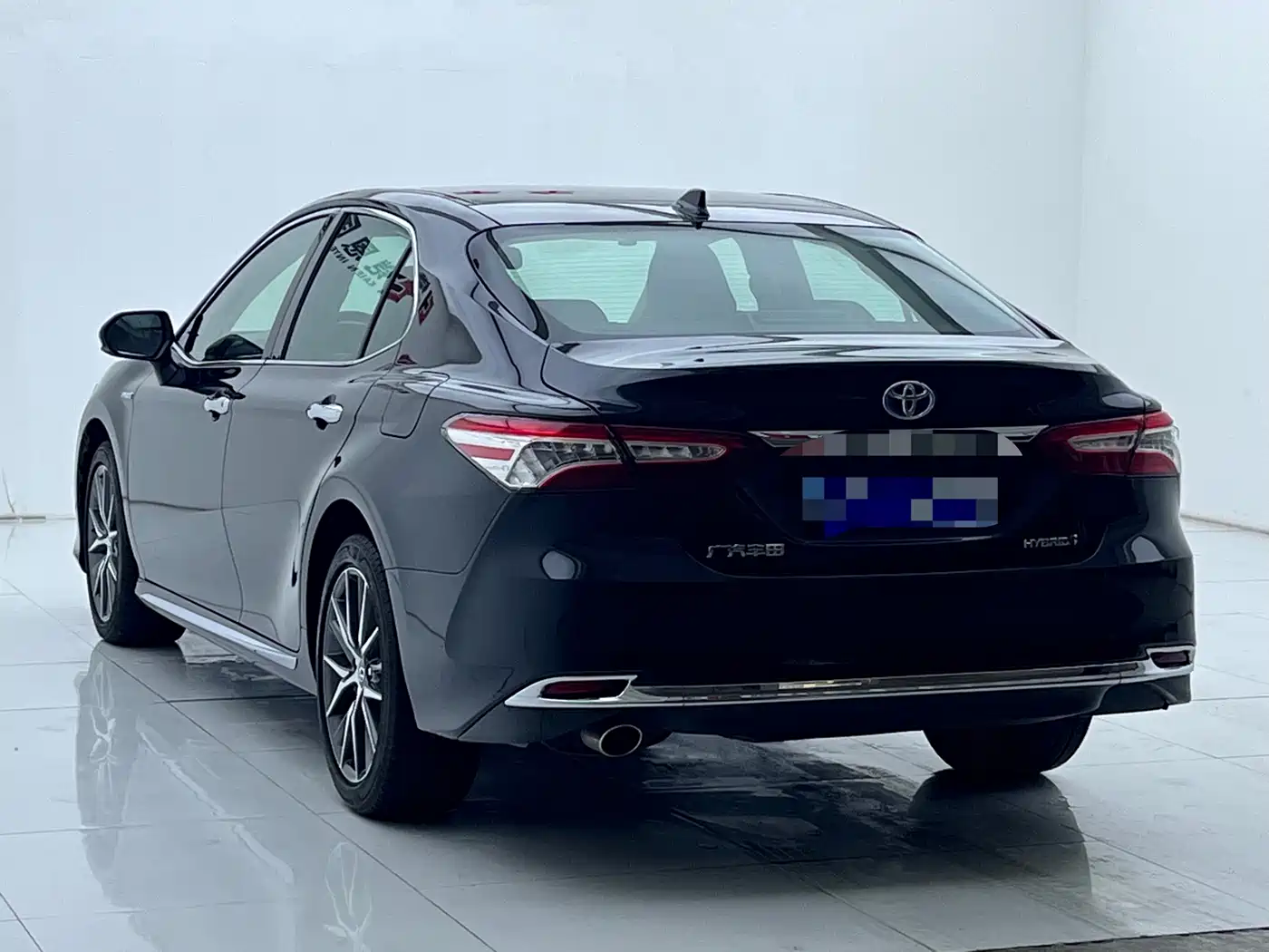 Toyota Camry 2023 Hybrid 2.5HG Luxury Edition фото 6