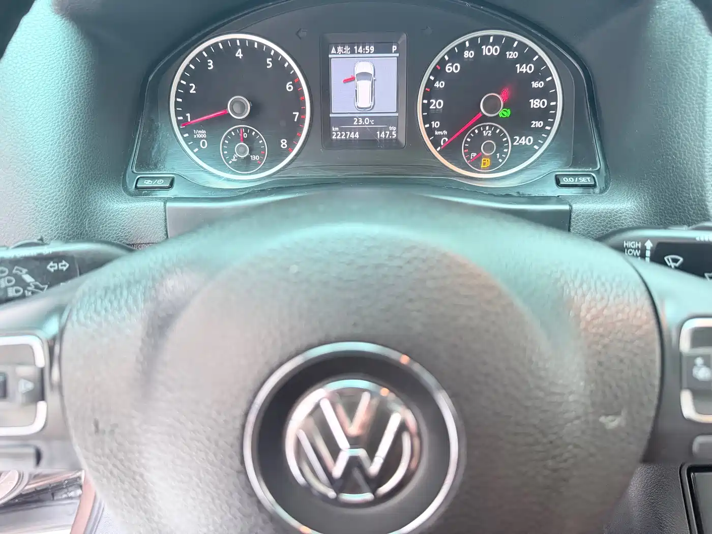 Volkswagen Tiguan 2012 2.0TSI Luxury Edition фото 11