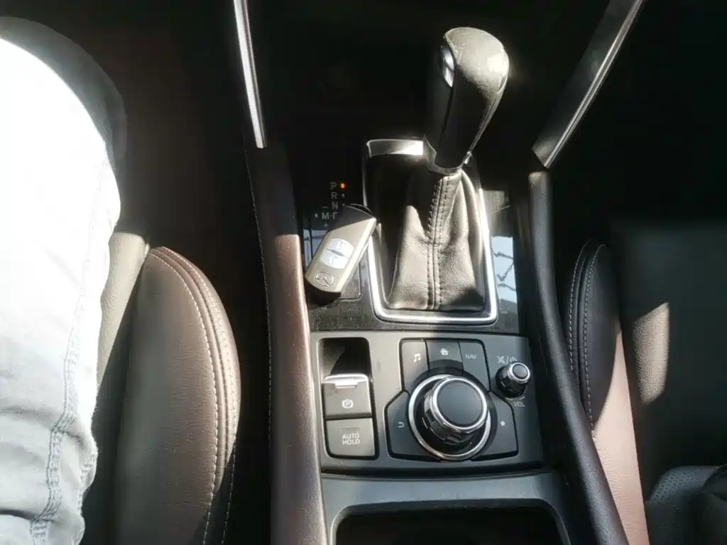 Mazda CX-4 2016 2016 2.5L AWD Sky Passion Edition
