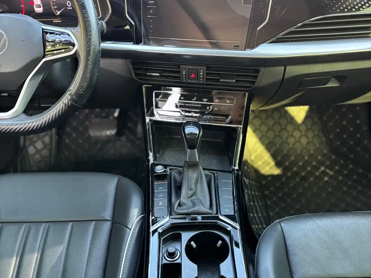 Volkswagen Passat 2023 Facelift 330TSI Starlight Elite Edition фото 12