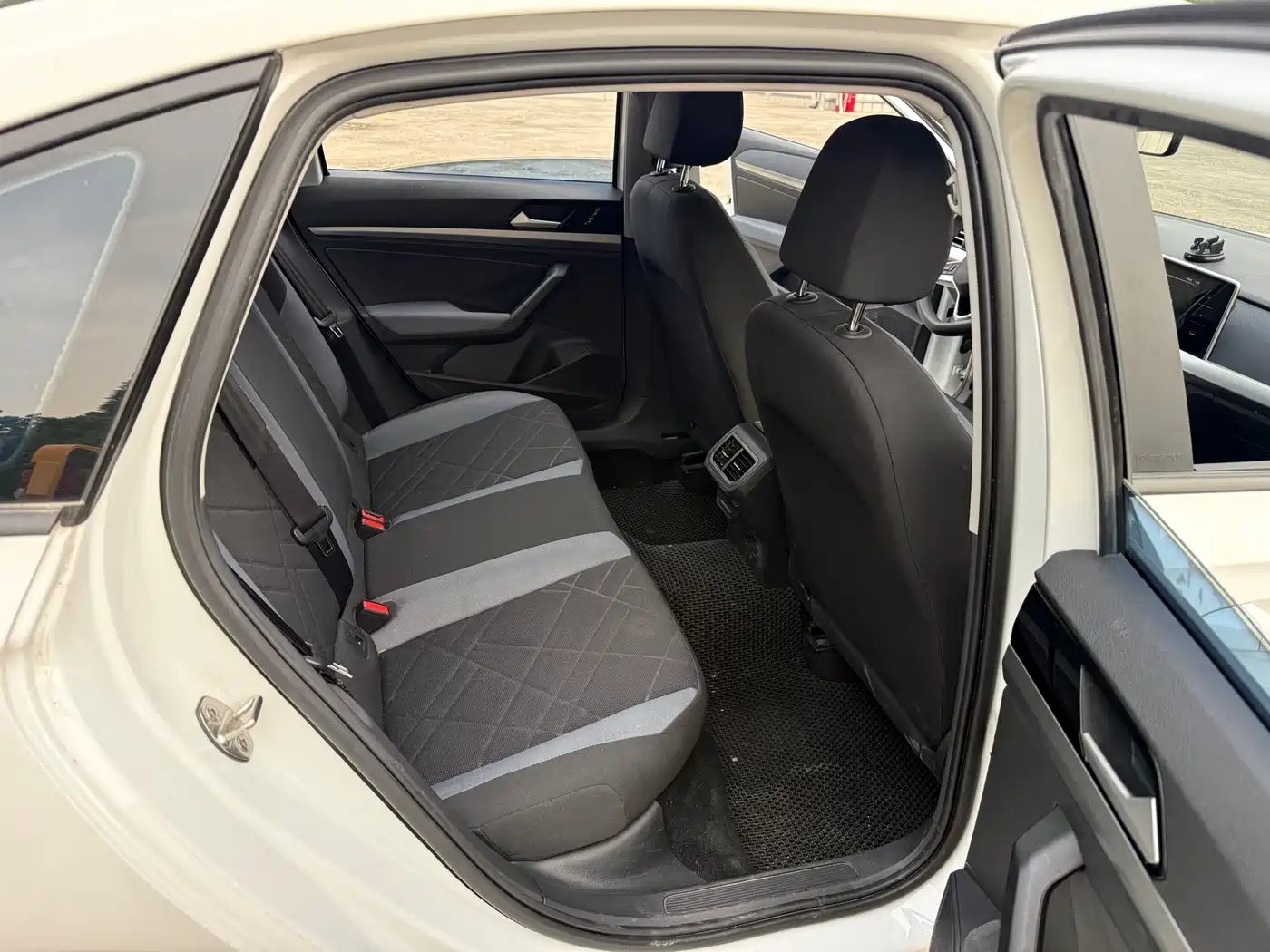 Volkswagen Lavida 2024 Model 1.5L Automatic Delight Edition фото 9