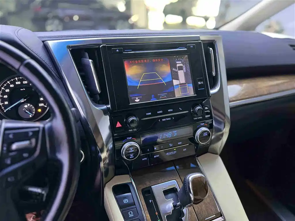 Toyota Alphard 2015 3.5L Premium Edition фото 10