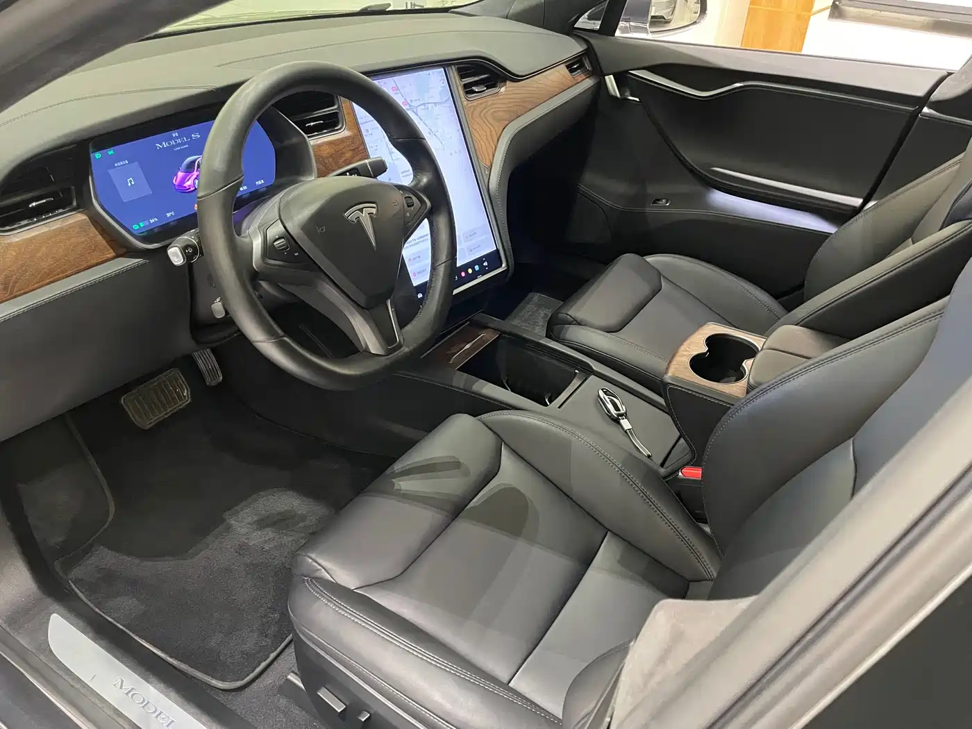 Tesla Model S 2020 2019 Long Range Version