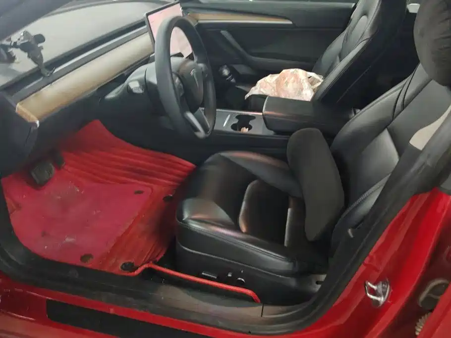 Фото 9 - Tesla Model 3