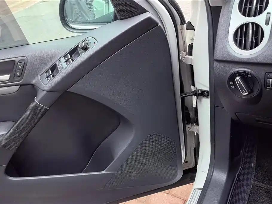 Volkswagen Tiguan 2013 1.8TSI Automatic 2WD Luxury Model фото 7
