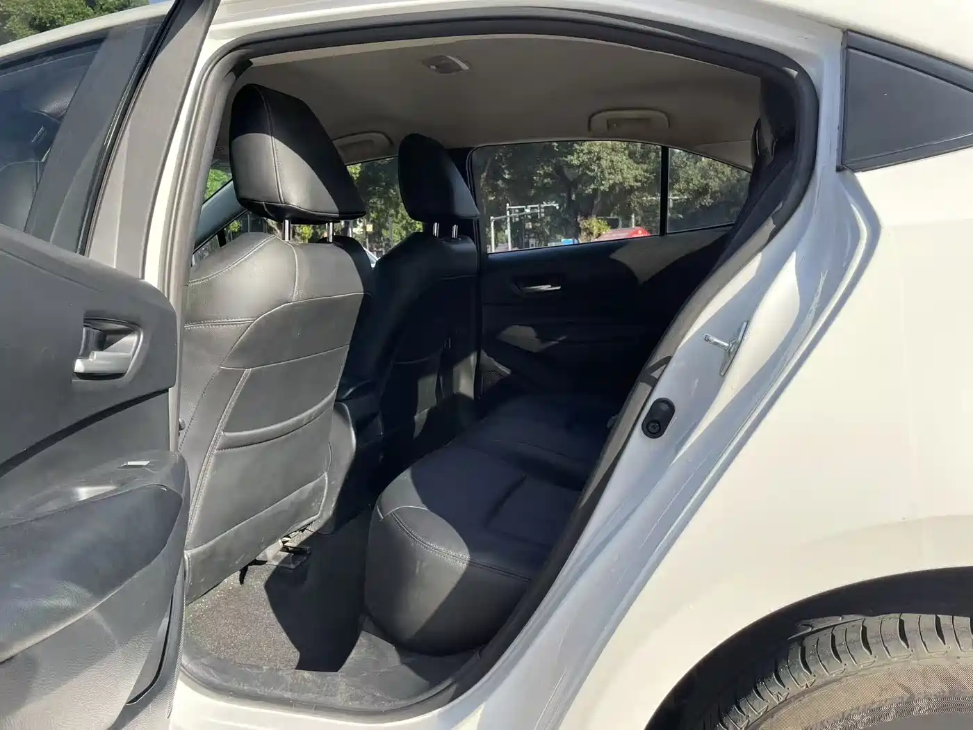 Toyota Corolla 2019 1.2T S-CVT GL Pioneer Edition фото 7