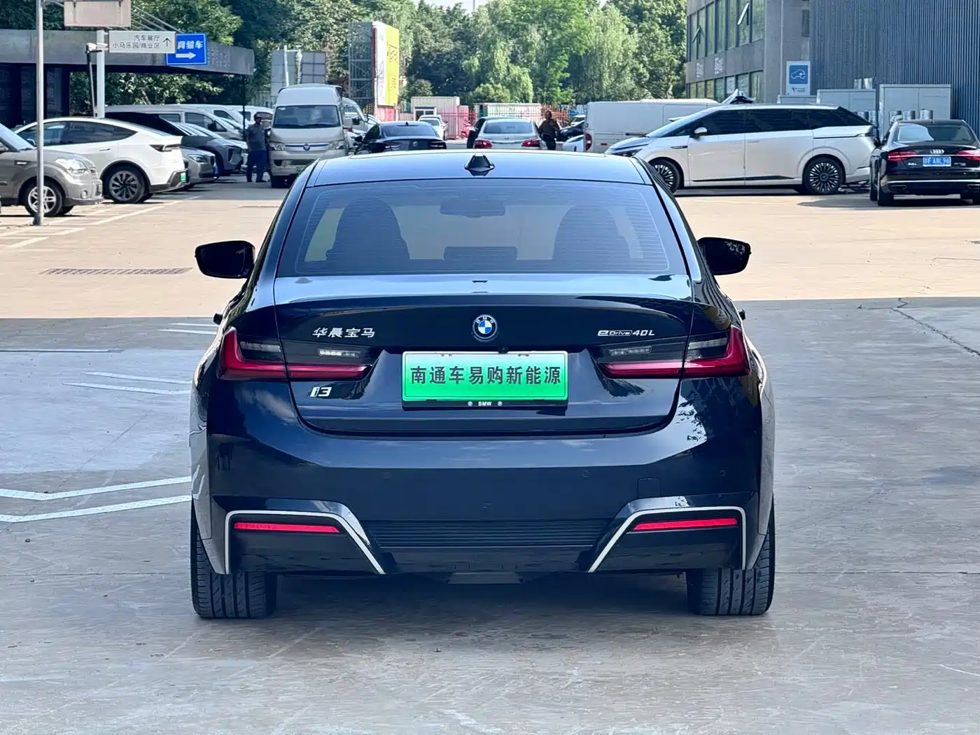 BMW i3 2023 eDrive 40 L Shadowline Package фото 7