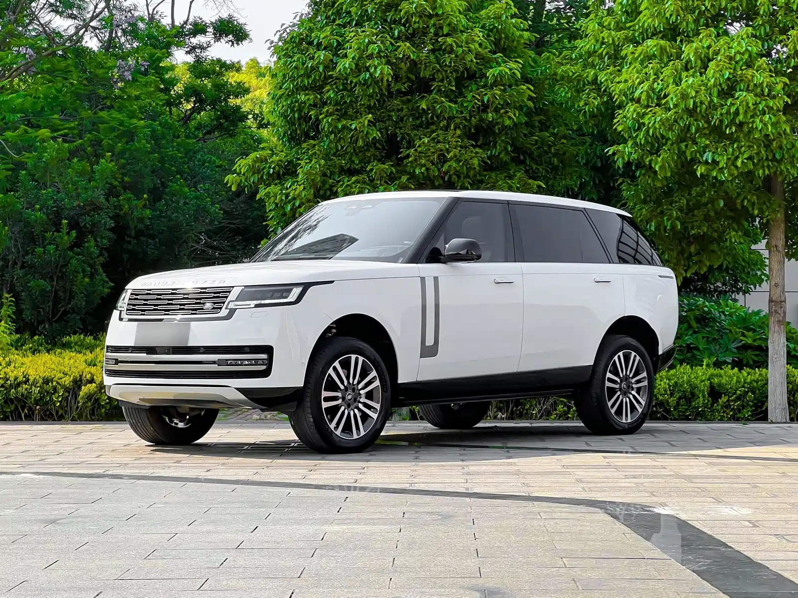 Фото 1 - Land Rover Range Rover