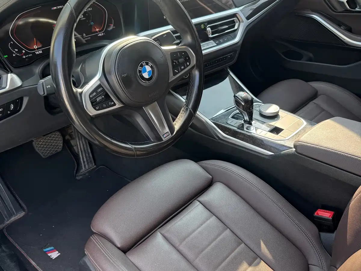 Photo 4 - BMW 3 Series