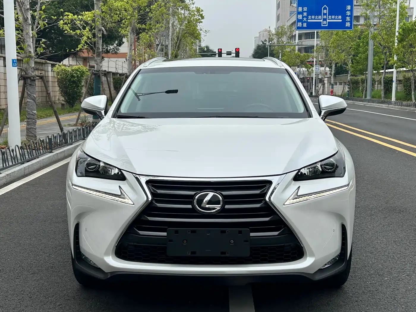 Lexus NX 2015 200t AWD F Sport фото 2