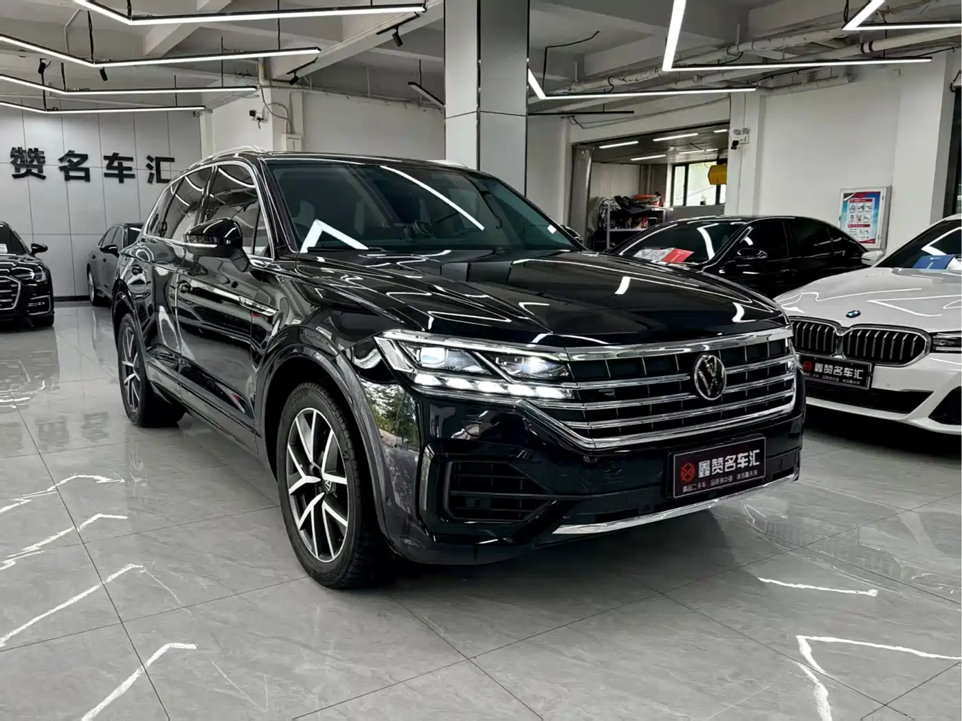 VOLKSWAGEN TOUAREG