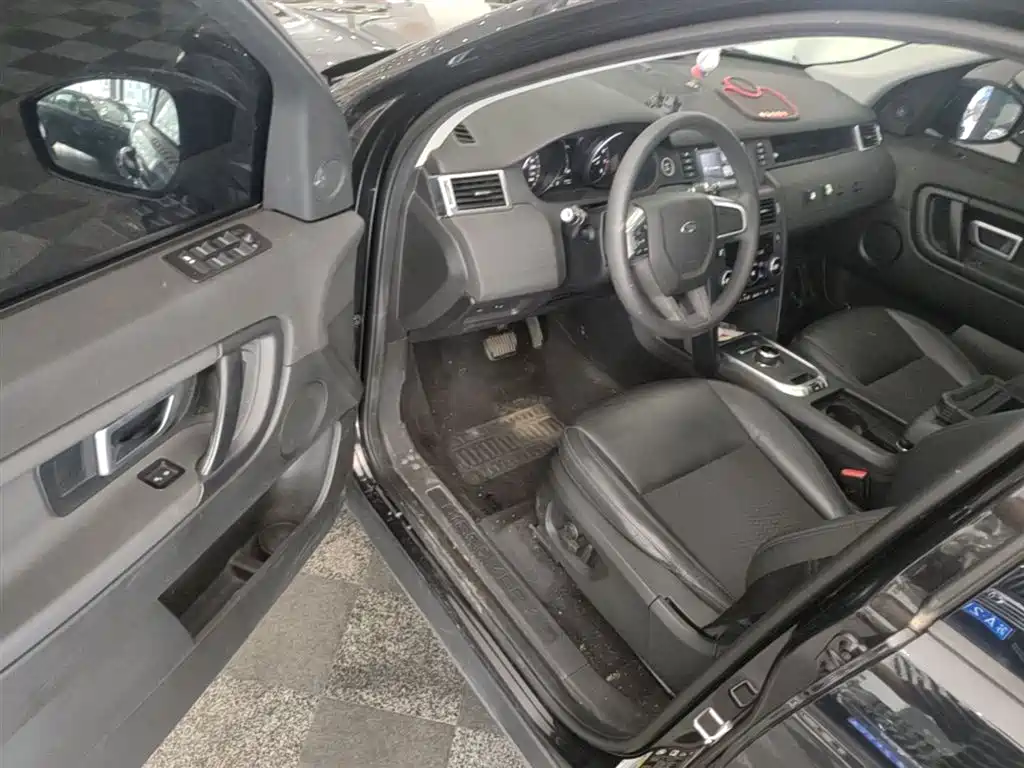 Land Rover Discovery Sport 2018 240PS PURE Edition фото 12