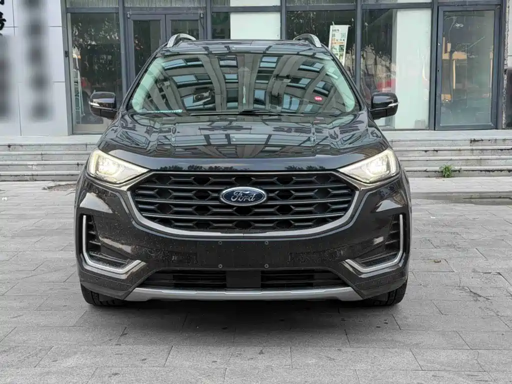 Фото 9 - Ford Edge