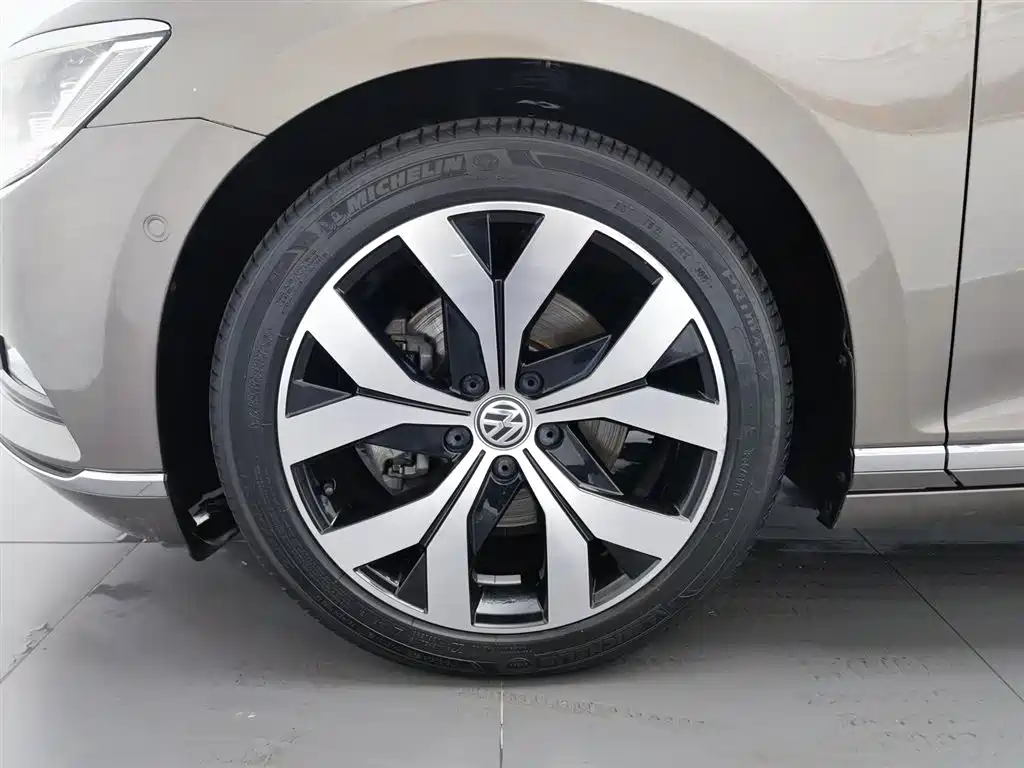 Volkswagen Magotan 2018 330TSI DSG Premium фото 17