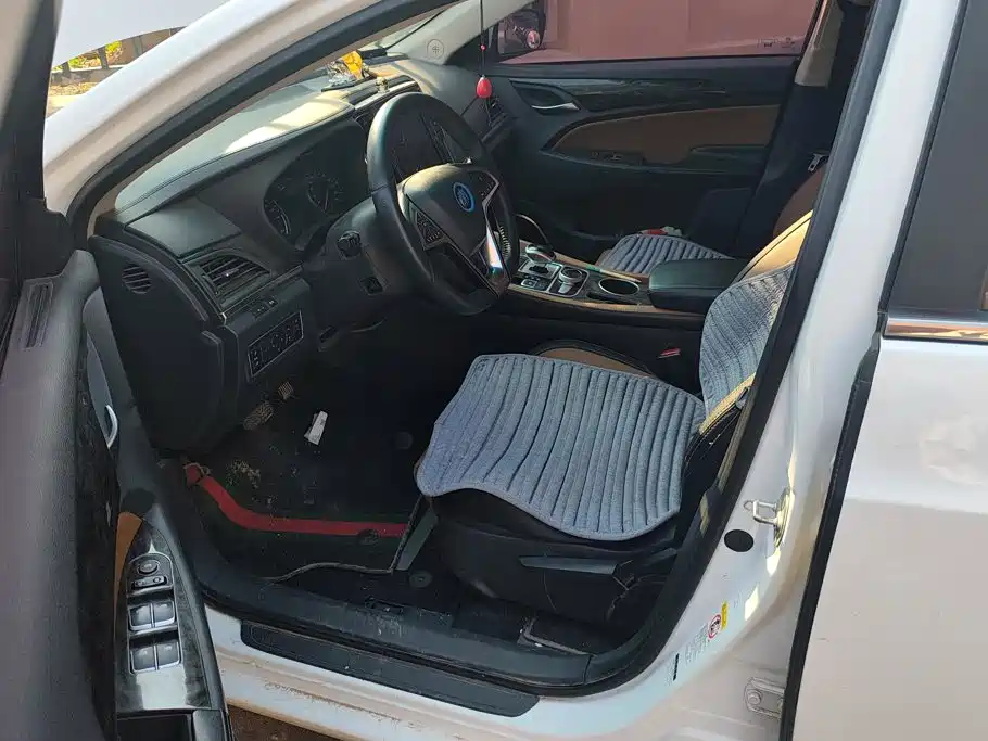 BYD Qin New Energy 2018 2018 1.5T Smart Elite