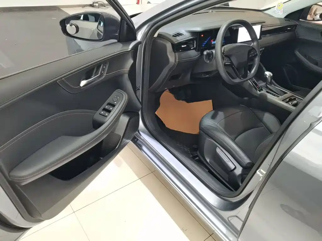 Roewe i5 2025 2024 1.5L CVT Prestige Edition