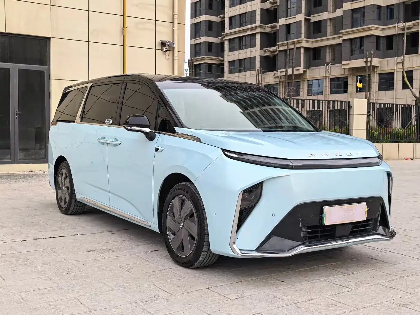 SAIC MAXUS EVERYONE 9