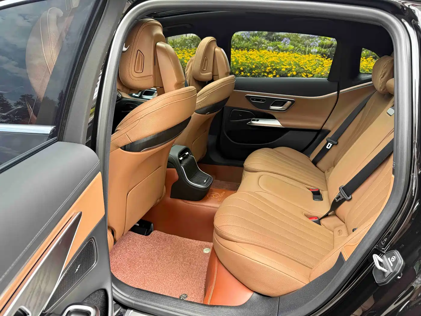 Mercedes-Benz E-Class 2024 E 300 L Fashion фото 30
