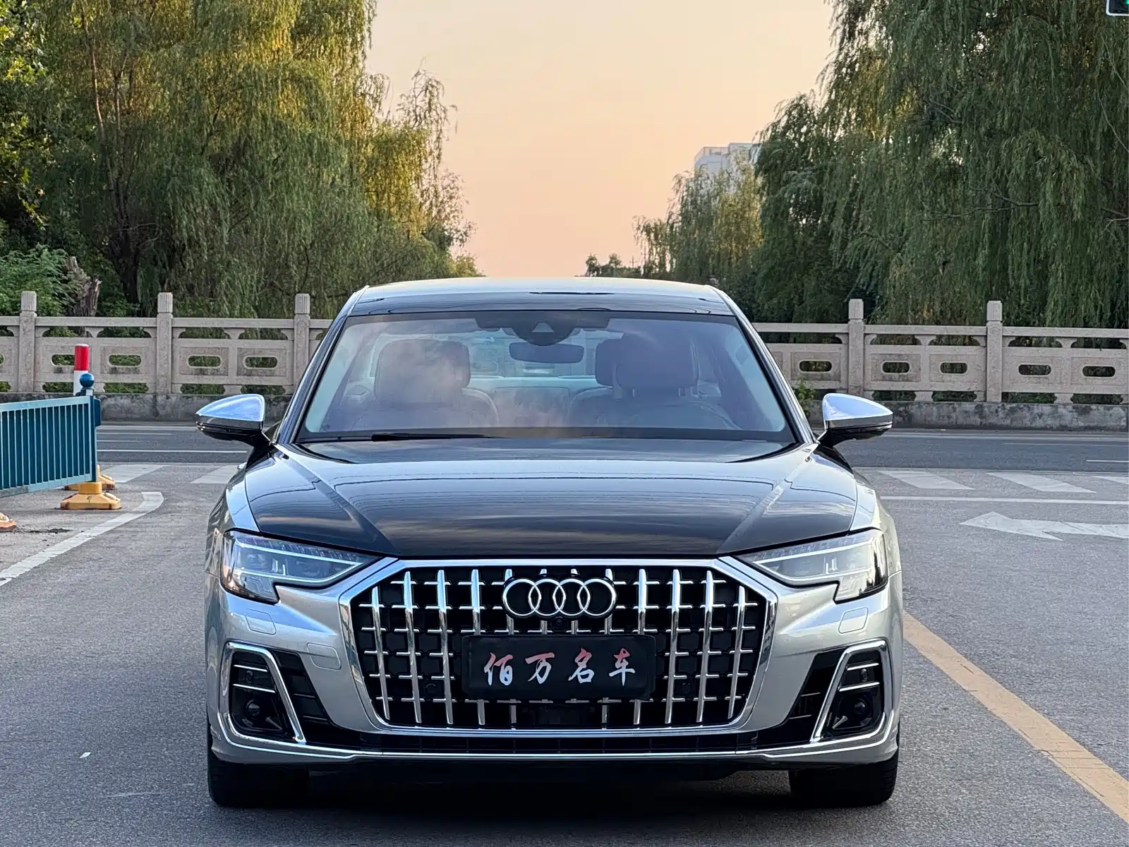 Фото 2 - Audi A8
