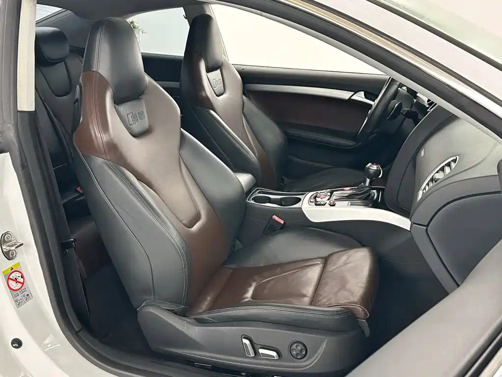صورة 9 - Audi S5