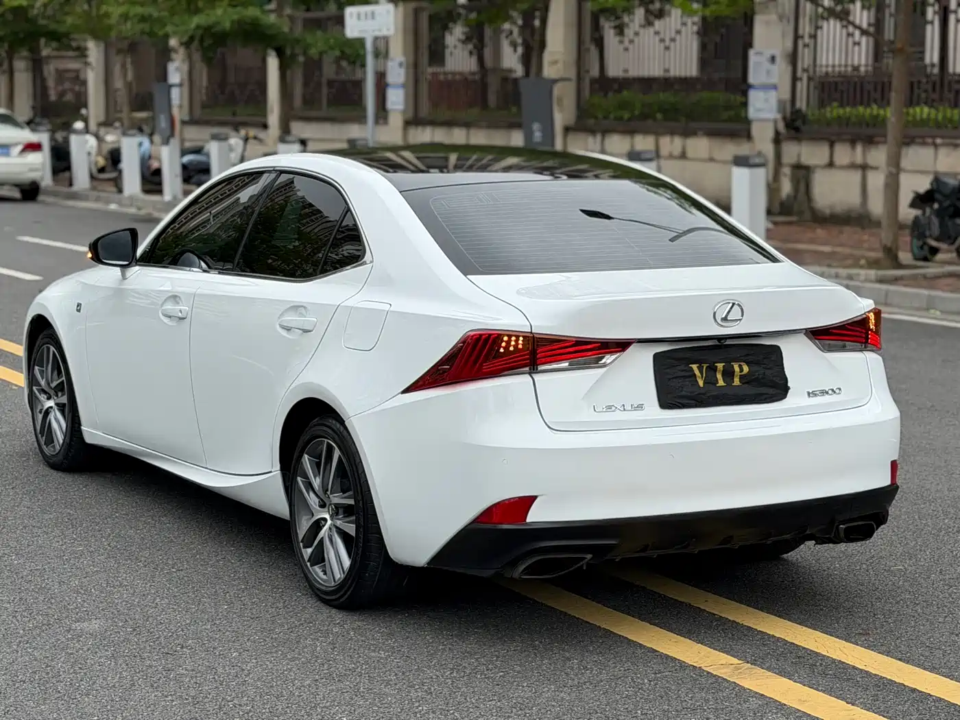 Lexus IS 2017 300 F SPORT фото 8