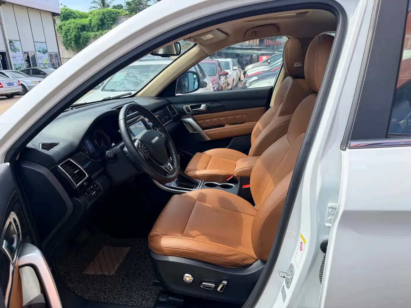 Haval H2 2015 2015 1.5T Automatic 2WD Premium Edition