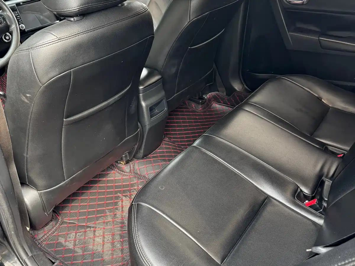 Toyota Corolla 2014 1.6L CVT GL фото 12