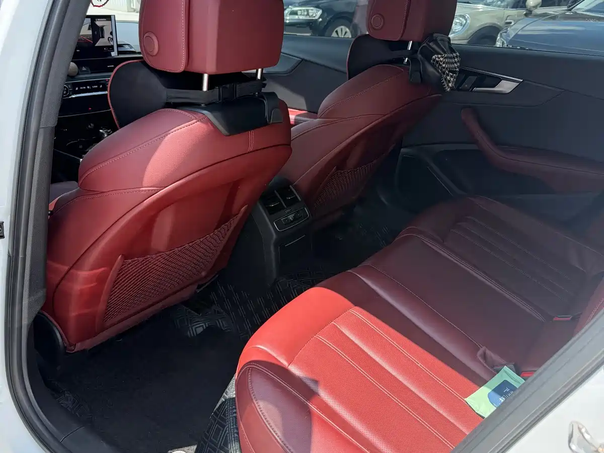 Фото 7 - Audi A4L