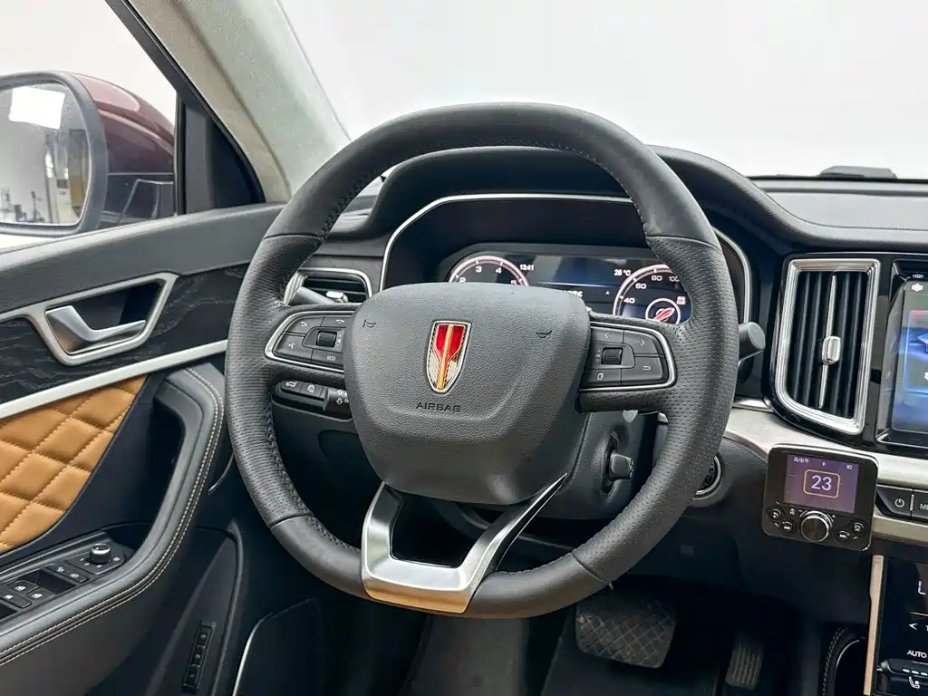 Фото 23 - Hongqi HS7
