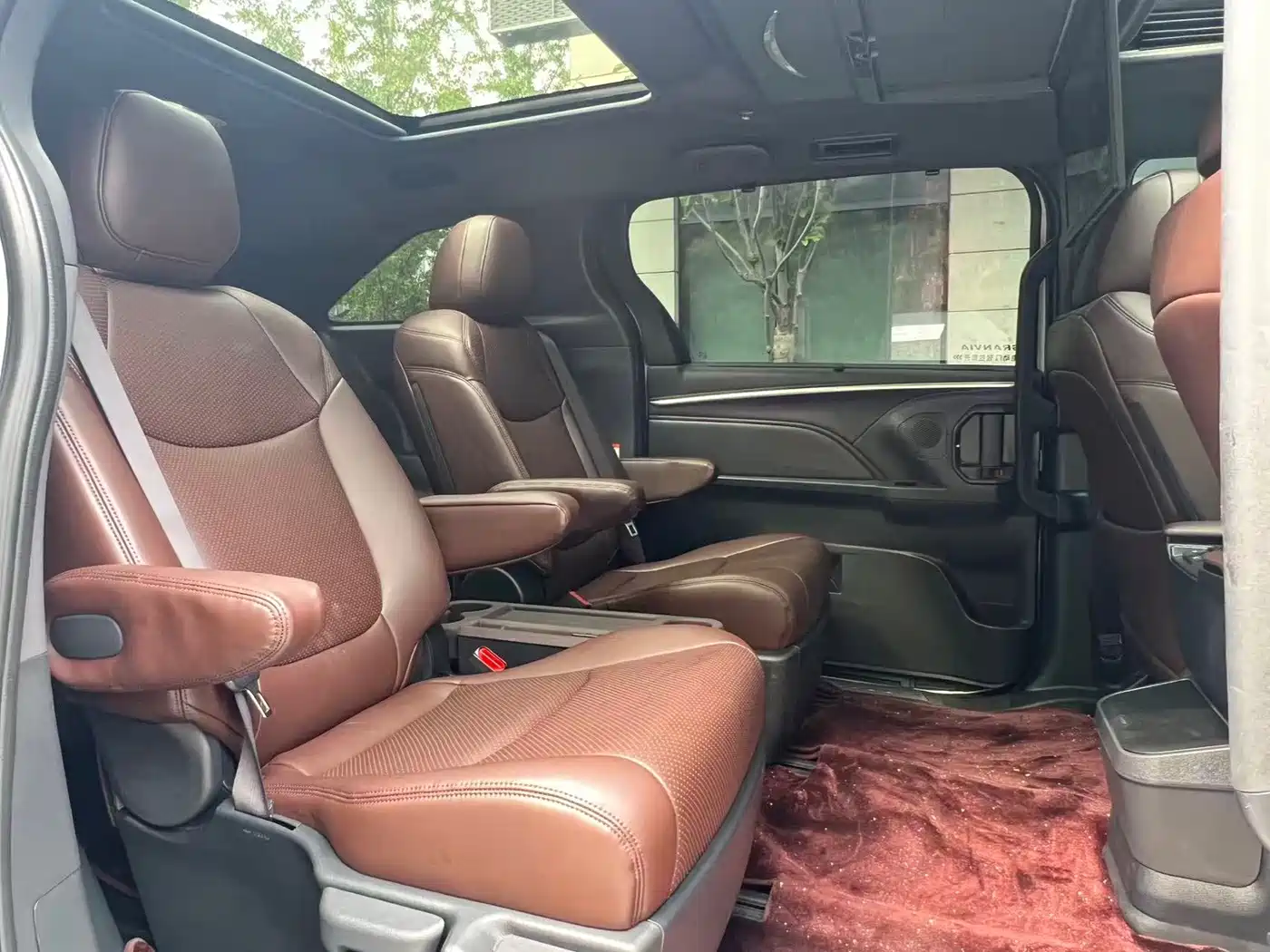 Toyota Granvia 2025 2024 2.5L Hybrid Premium PLUS 4WD Edition