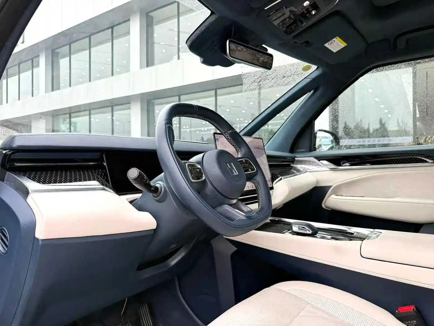 ZEEKR 009 2025 2024 6-seat Executive AWD 108kWh