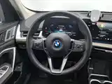 Photo 11 - BMW iX1