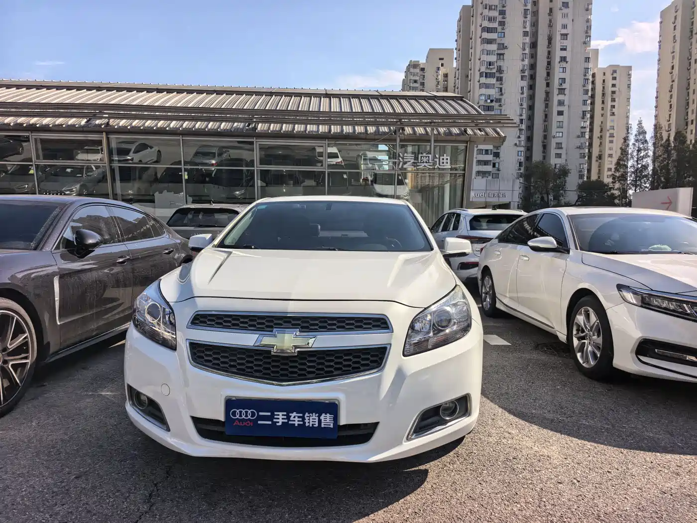 Chevrolet Malibu 2013 2.0L Automatic Luxury Edition фото 2