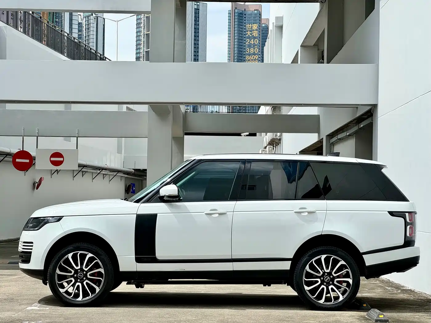 Land Rover Range Rover фото 16