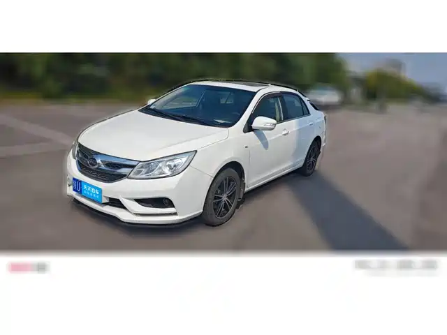 BYD Surui 2015 1.5L Manual Luxury — фото 1