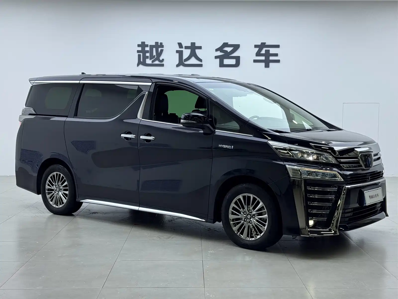 Фото 3 - Toyota Vellfire